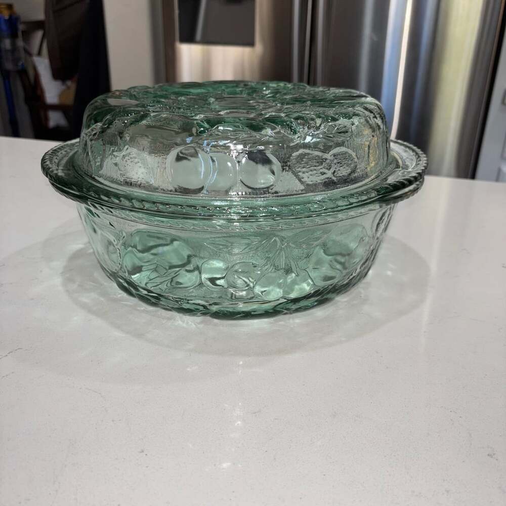 Libbey Orchard Fruit Green Glass 3QT Casserole Dish with Lid